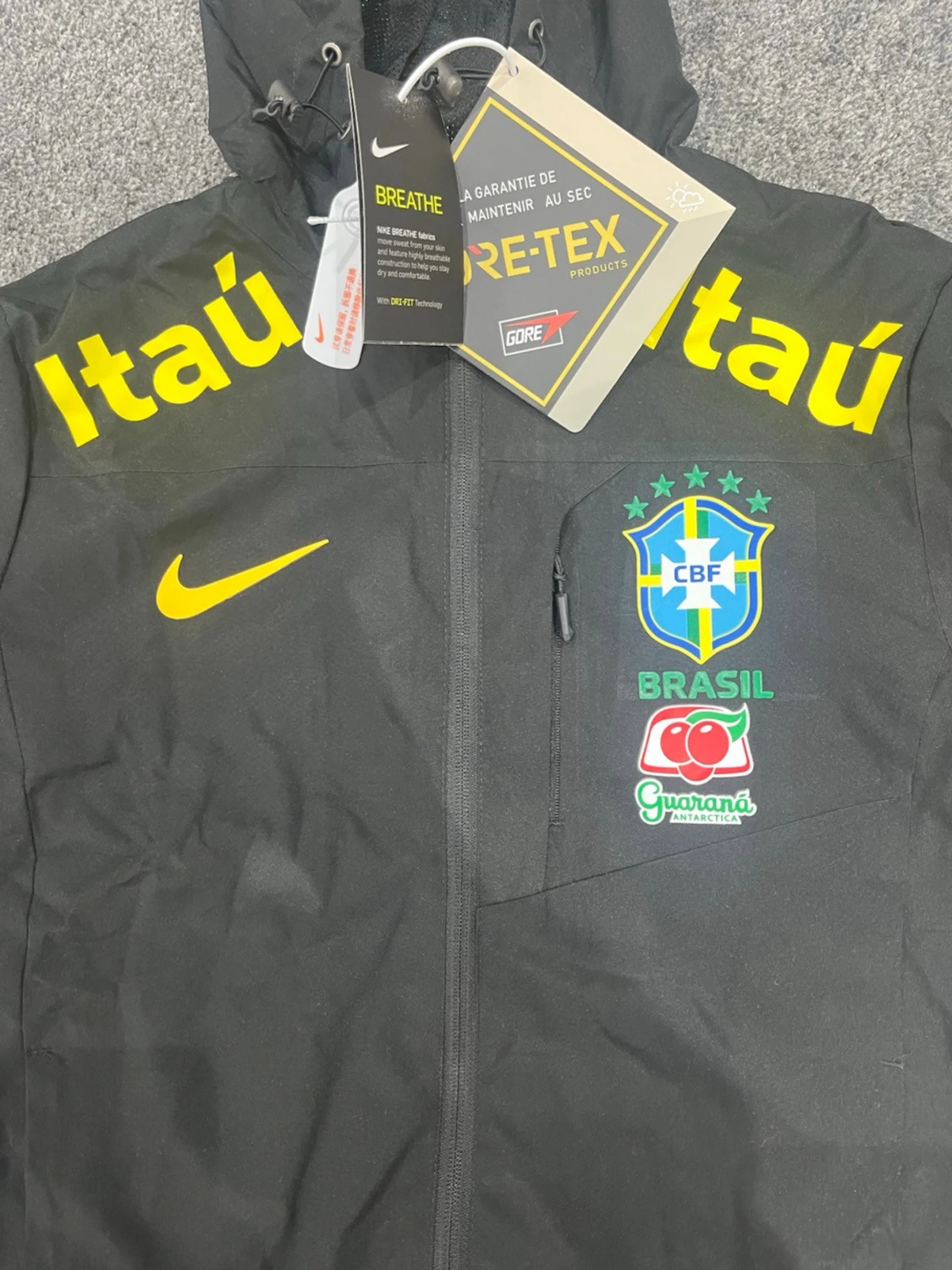Svart Brasil Nike vindjacka med huva