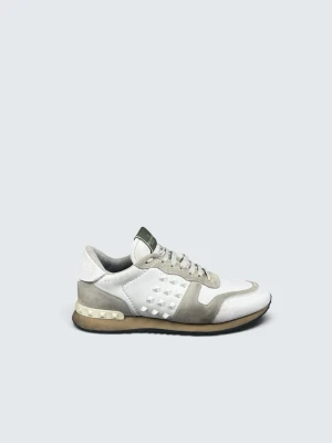 Valentino rockrunner skor - Storlek: 43 || Skick: Mycket bra skick || Nypris: Ca 6000kr || Följ för liknande produkter 🌊🍾