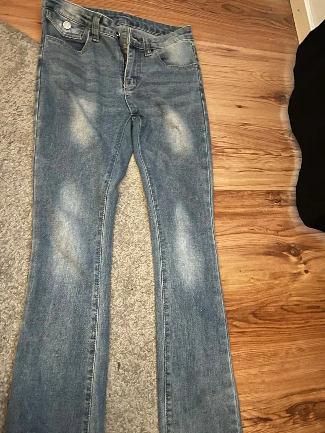 Blå bootcut jeans från SHEIN
