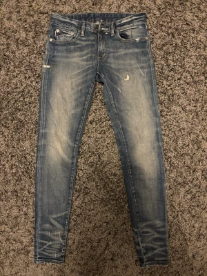 Polo Ralph Lauren jeans - Säljer ett par riktigt snygga polo Ralph Lauren jeans i mycket bra skick. Storlek W:27 L33