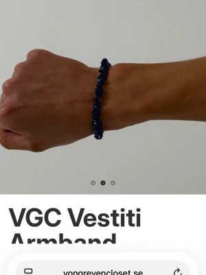 Von greven closet vesiti armband - Postar snabbt, köpte med min keps. Värde: 200kr säljer för 150kr. PRIS KAN DISKUTERAS