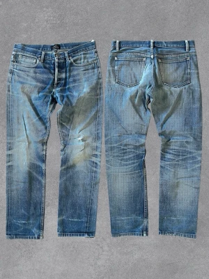 A.P.C Selvedge - Säljer nu dessa Selvedge Jeans från A.P.C som fått rikttiigt snygga fades övertid. Strl: 30 (se mått) Längd: 93 Midja: 39 Lår: 22 Fotvidd: 17 Skriv vid frågor eller funderingar!