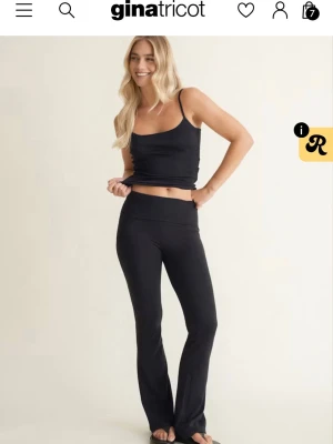 Basic Strap singlet. Svart linne gina - Svart linne från Gina tricot. Så snygggg urringning i ryggen 