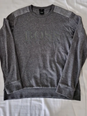 Hugo boss tröja - Hugo boss tröja, storlek S, skriv vid intresse 