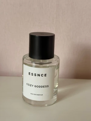ESSNCE Cozy Goddess Eau de Parfum - Cozy Goddess Eau de Parfum. 
