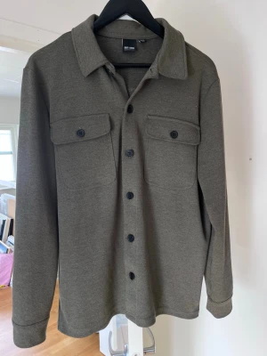 Overshirt från Only & Soms - Snygg Grå overshirt | Storlek M | Mycket bra skick✅|