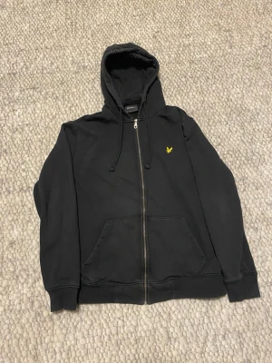 lylescott hoodie -  Märken är lylescott