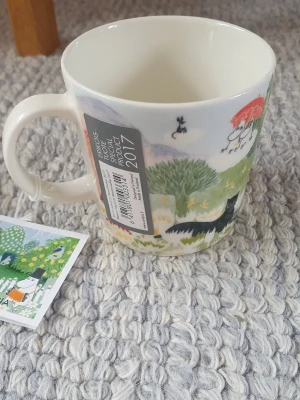 Muminmugg Mumindalen Akvarell Mumin  - Felfri mugg med etikett kvar. Säljer fler Muminmuggar så kika gärna på mina övriga annonser också. Packar mycket noggrant. 