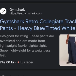 Gymshark retro collegiate track pants - Väldigt Sällsynta retro collegiate trackpants. Legat i byrån i evigheter. Aldrig använda bara testade. Storlek S. Lite för tighta för mig i midjan. 