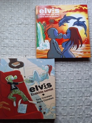 2st Elvis seriealbum - Två färgglada seriealbum om Elvis, skapade av Tony och Maria Cronstam. För dig som gillar svensk humor och serier, ca 10 år gammla! ♡ 