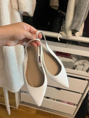 Vita ballerinaskor - Vita ballerina skor🤍