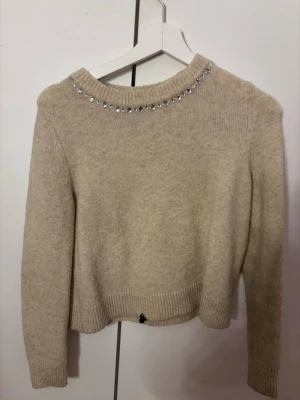Beige stickad tröja  - fin