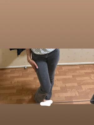 Bootcut Jeans från Gina - Bootcut jeans från Gina, strl 36, aldrig använd 