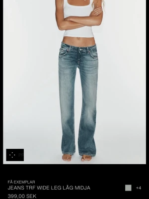 Populära ZARA jeans - Snygga blå jeans med wide leg och låg midja. Helt nya med prislapp, säljer pga för långa. Är 165cm lång. Helt slutsålda
