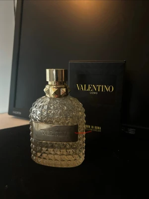 Valentino Uomo born in Roma  - Born in Roma the gold EDT 100ml inte helt ny lite mer än 60 ml drygt 
