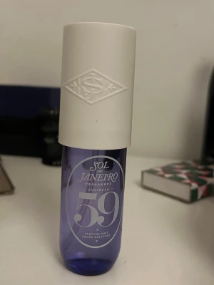 Sol de Janeiro Cheirosa 59  - Sol de Janeiro Cheirosa 59. Testad några gånger, nästan full ( syns på bild ). 