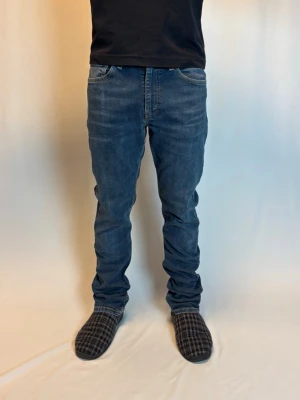 Levis 512 Jeans  - Storlek: W32 L34 || Skick: Mycket bra || Nypris: Ca 1600kr || Liknande produkter på profilen 🎉