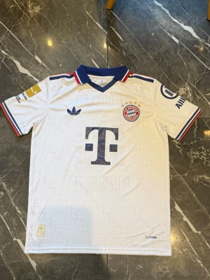 Fc Bayern München borta 26/27 - Strl: M Skick: Helt ny 