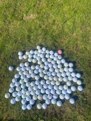 30x golfbollar mix - 30st blandade golfbollar. Alla bollar är tttade och redo för spel. Bollarnas skick varierar men alla är fullt spelbara. Perfekt för dig som vill fylla på bagen till bra pris.