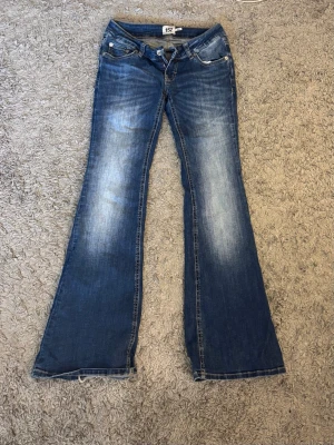 Blaze low Rise jeans - Lager 157 Blaze jeans (storlek s short), Jag är 162cm, allt e kvar tills markerad som såld, pris går att diskuteras💞