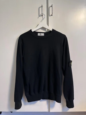 Svart tröja från Stone Island - Size: M