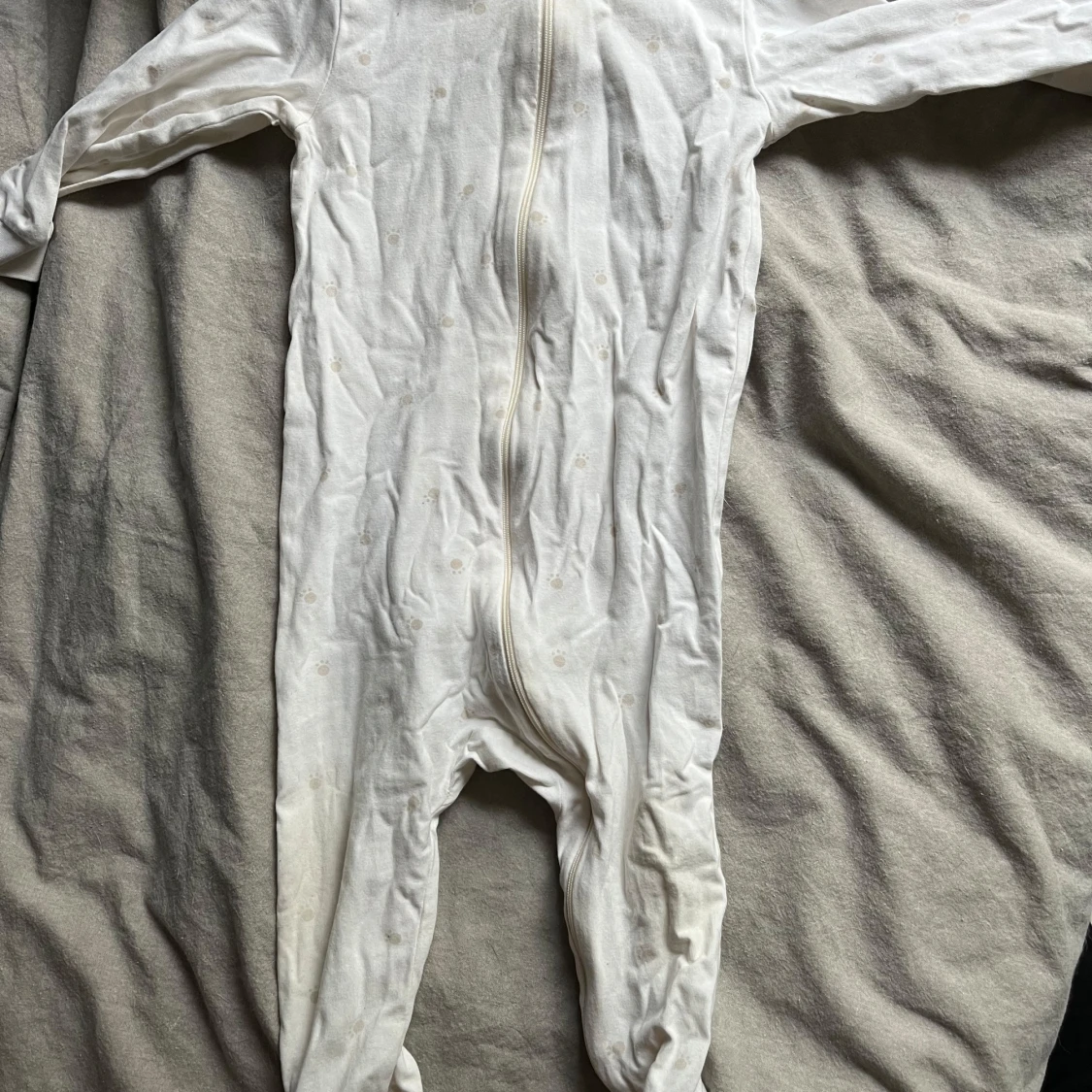 Vit onesie från Kappahl