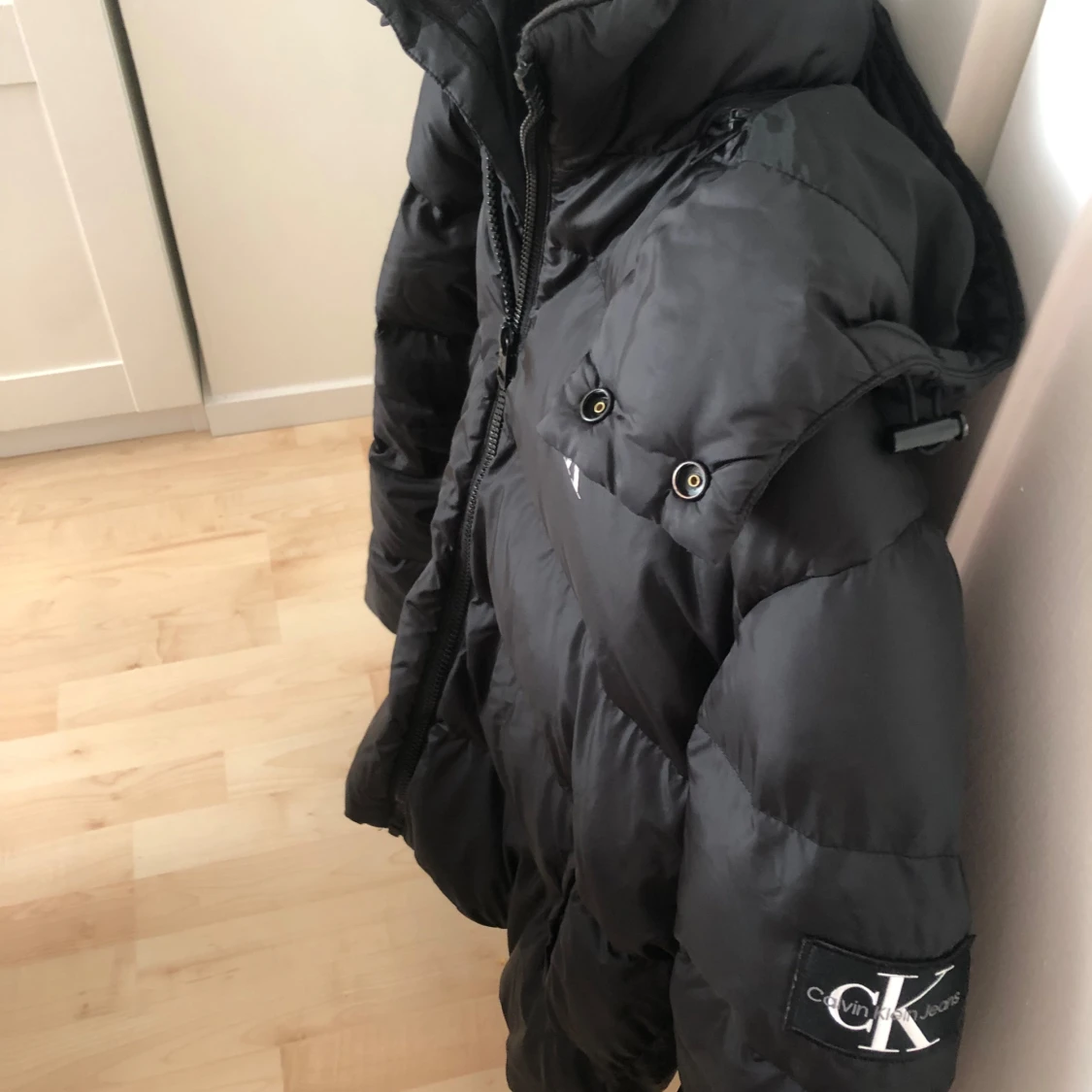 Svart pufferjacka från Calvin Klein - 90