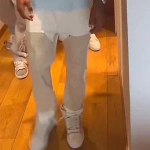 Kända lamine yamal jeans - Nvlty jeans som är kända av lamine yamal. Prislappen är kvar och de är endast testade.