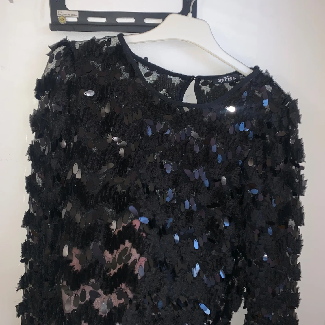Svart paljettopp  - 90