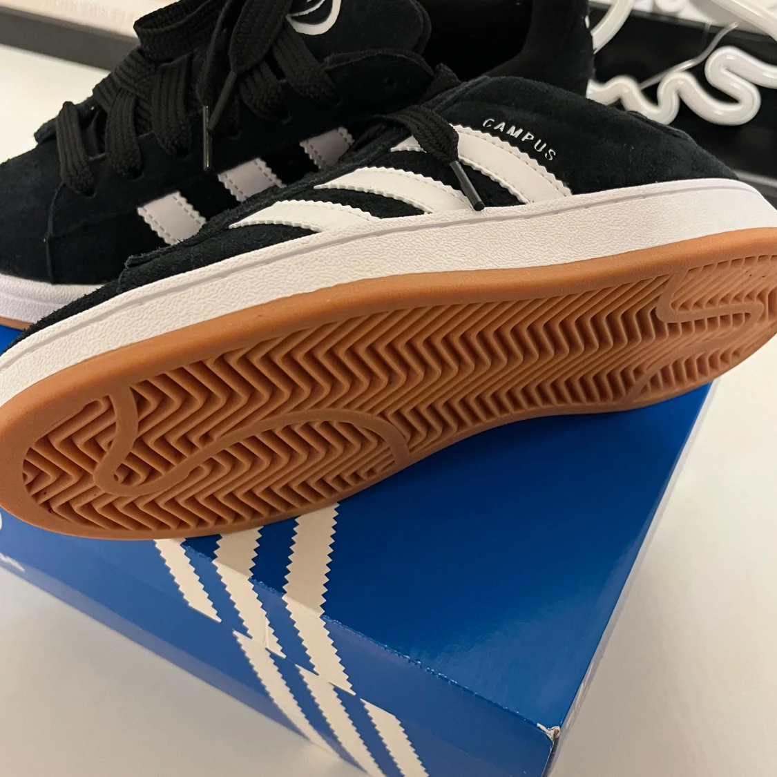 Svarta Adidas Campus sneakers - 92
