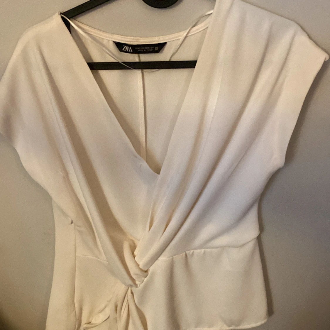 Vit omlottopp från Zara - 90