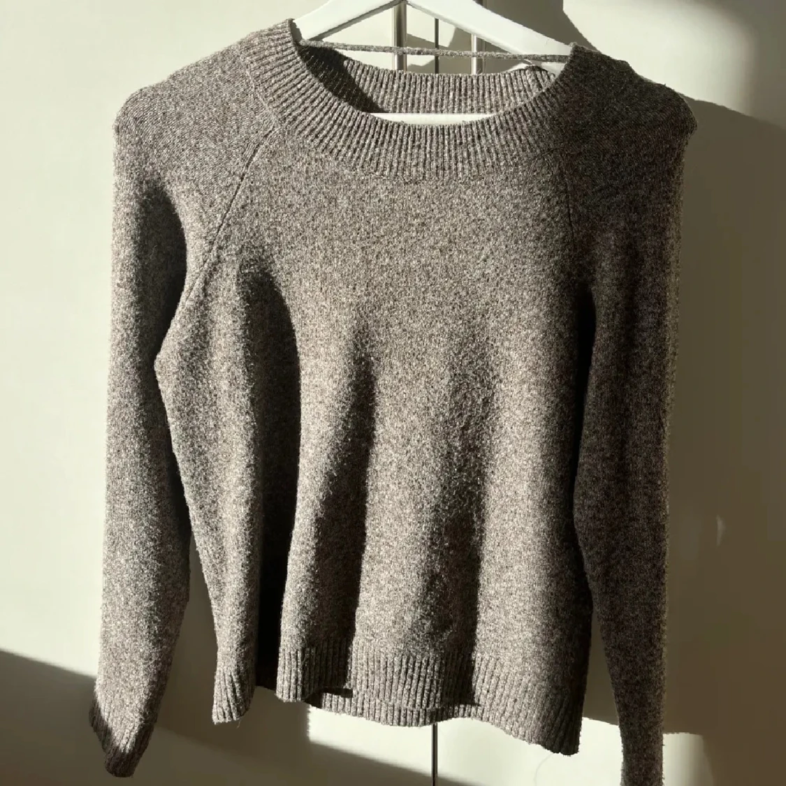 Grå stickad tröja - 91