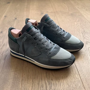 Philippe Model Trainer - Säljer mina philippe Model skor som är i topp skick och har väldigt lite tecken på användning!