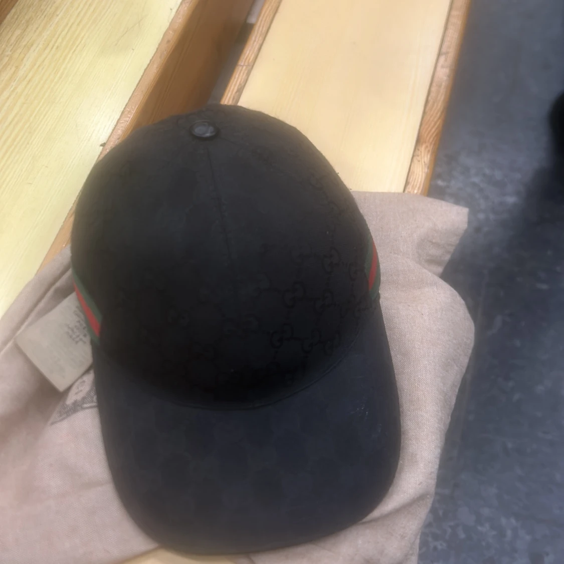 Svart keps från Gucci - 1