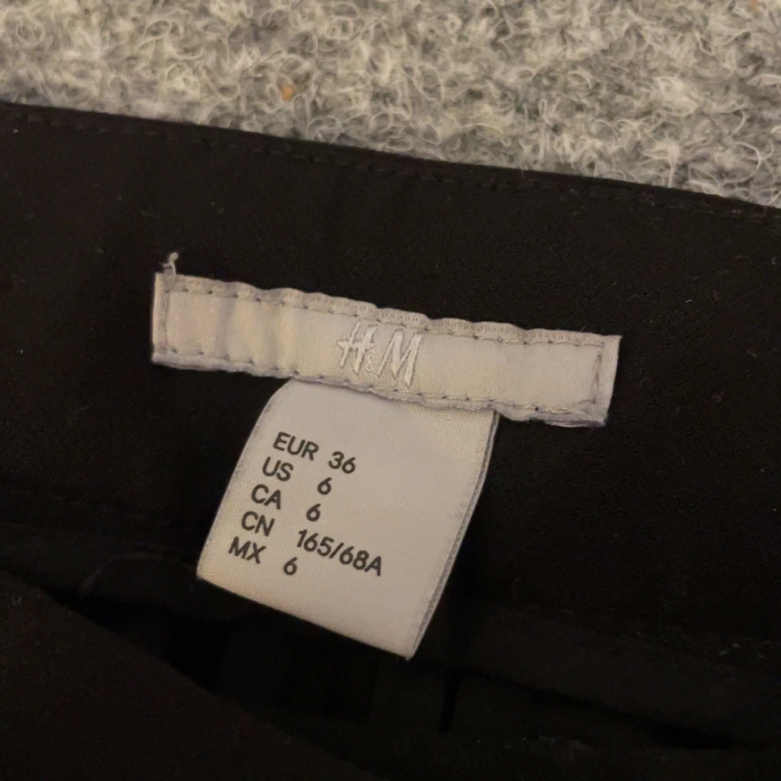 Svarta byxor från H&M - 2