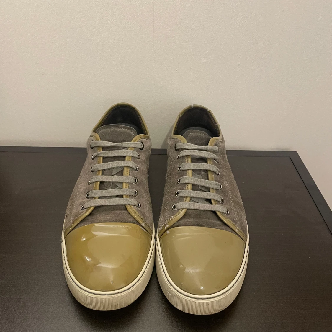 Grå sneakers från Lanvin - 2