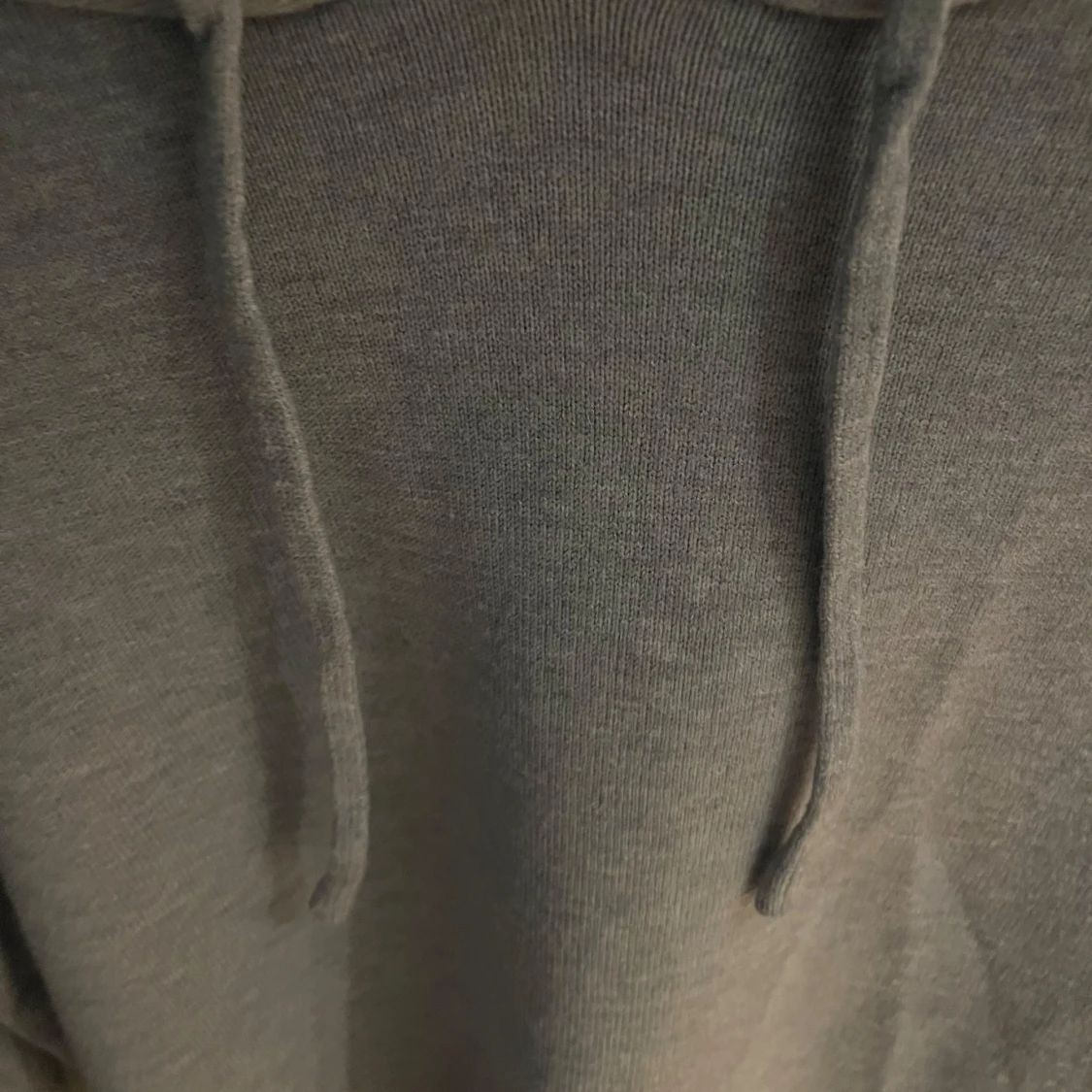 Grå Merinoull hoodie - 1