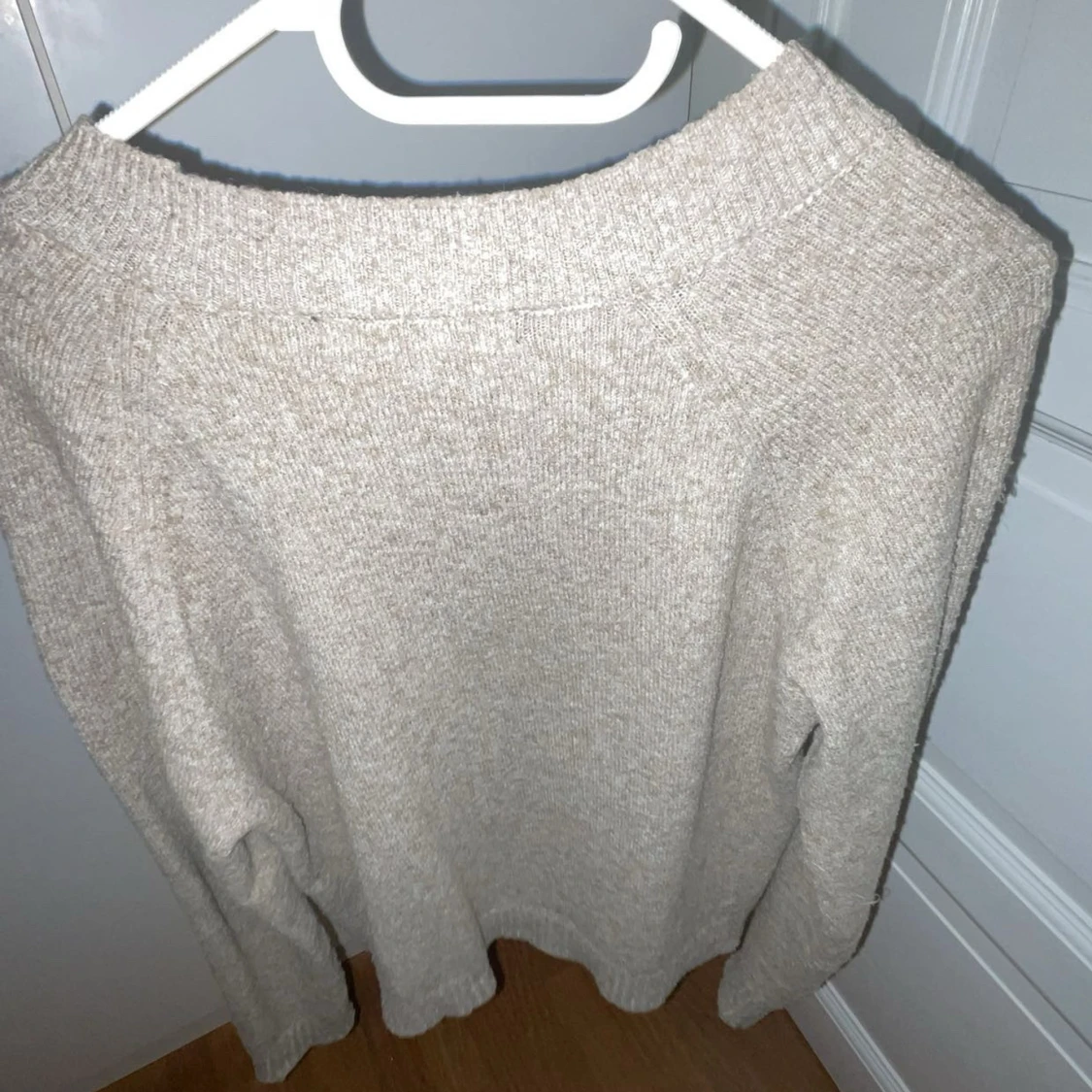 Beige stickad tröja från Vero Moda - 1