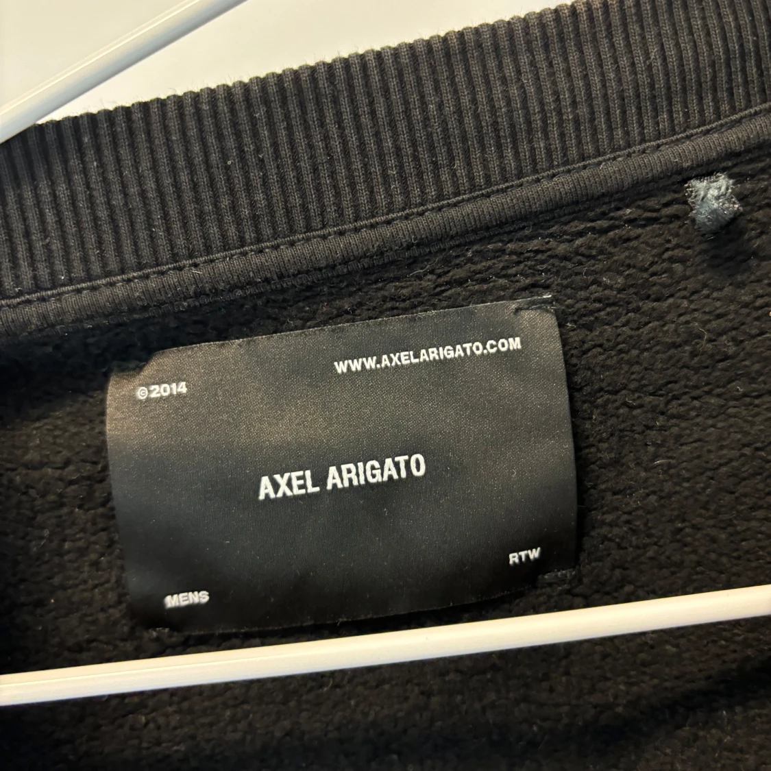 Svart tröja från Axel Arigato - 91