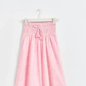 Rosa kjol💕 - Aldrig använd, kan skicka mer bilder och fixa mått. Pris kan diskuteras 💕 Nypris är 299kr