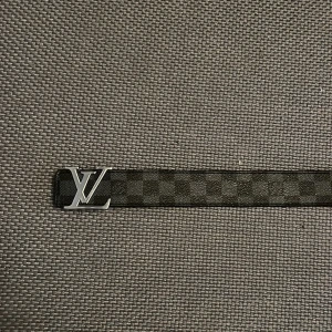 Louis vuttion bälte 90cm - Säljer Louis vuttion bälte för att jag änvönder det inte längre