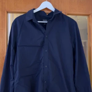 Skjortor - 2st Skjortor endast provade