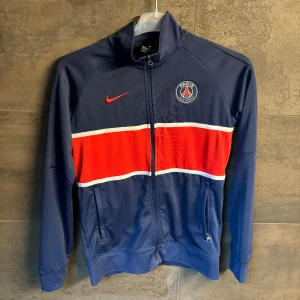 Psg tröja - Säljer min psg tröja då den är för liten💯