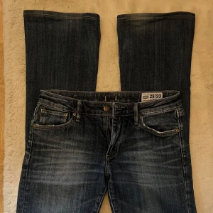 flared jeans - säljer dessa jättesnygga low waist jeans från crocker !! står 29/33 på jeansen men skulle säga de passar som S skriv vid frågor 💞