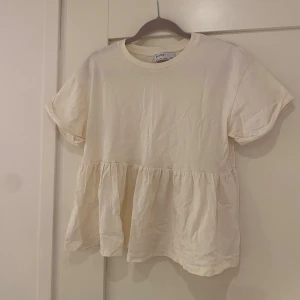 T shirt - T shirt som är utsvängd där nere 💓