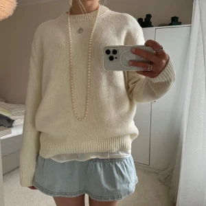 Vit arket tröja💕 - Hel ny oanvänd Arket tröja som är helt slutsåld💕 Ny pris 790
