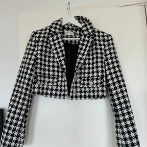 Blazer  - Tjockare blazer.  Från New Yorker  Storlek 36/S