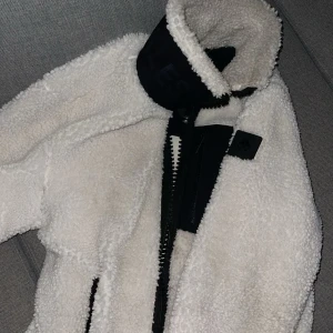 Moose knuckles jacka - Tjena säkert nu min jacka då den är för liten, den är i bra skick och storlek s/p