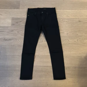 Tiger of Sweden - Snygga Tiger of sweden jeans. Bara att höra av sig vid minsta lilla fundering! W32 L32