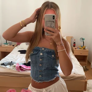 Denim Topp - Anvönd endast 2 gånger jättebra skick! 